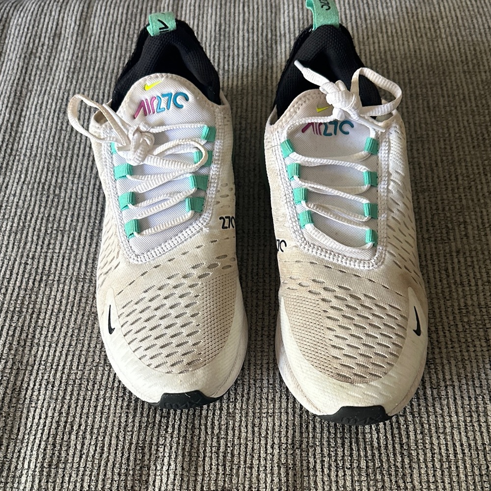 Nike air 270 tennis shoes